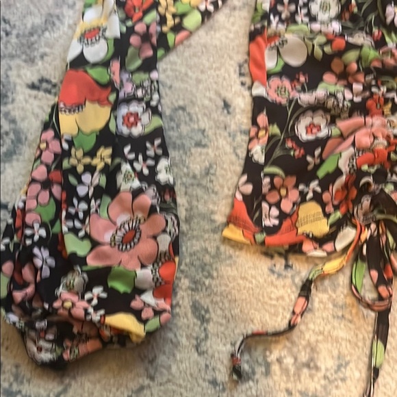 Willow Root 70s Inspired Floral Retro Crop Top with Long Sleeves - Picture 7 of 14